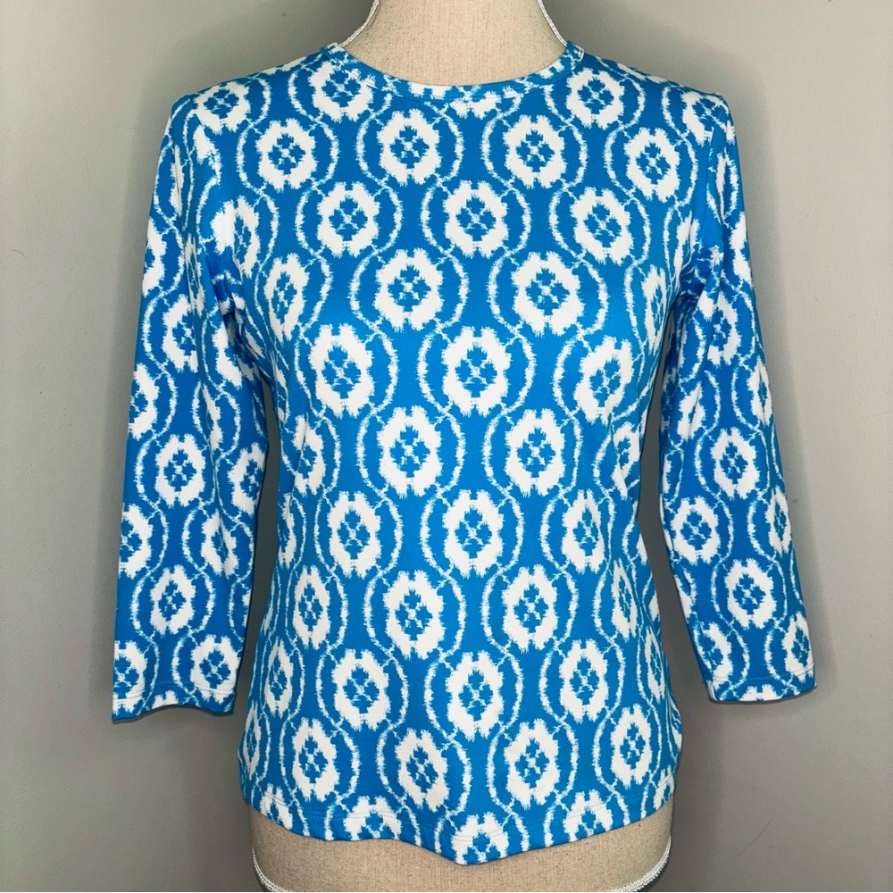 J McLaughlin blue & white ikat geometric Signature Top 3/4 sleeve size XS